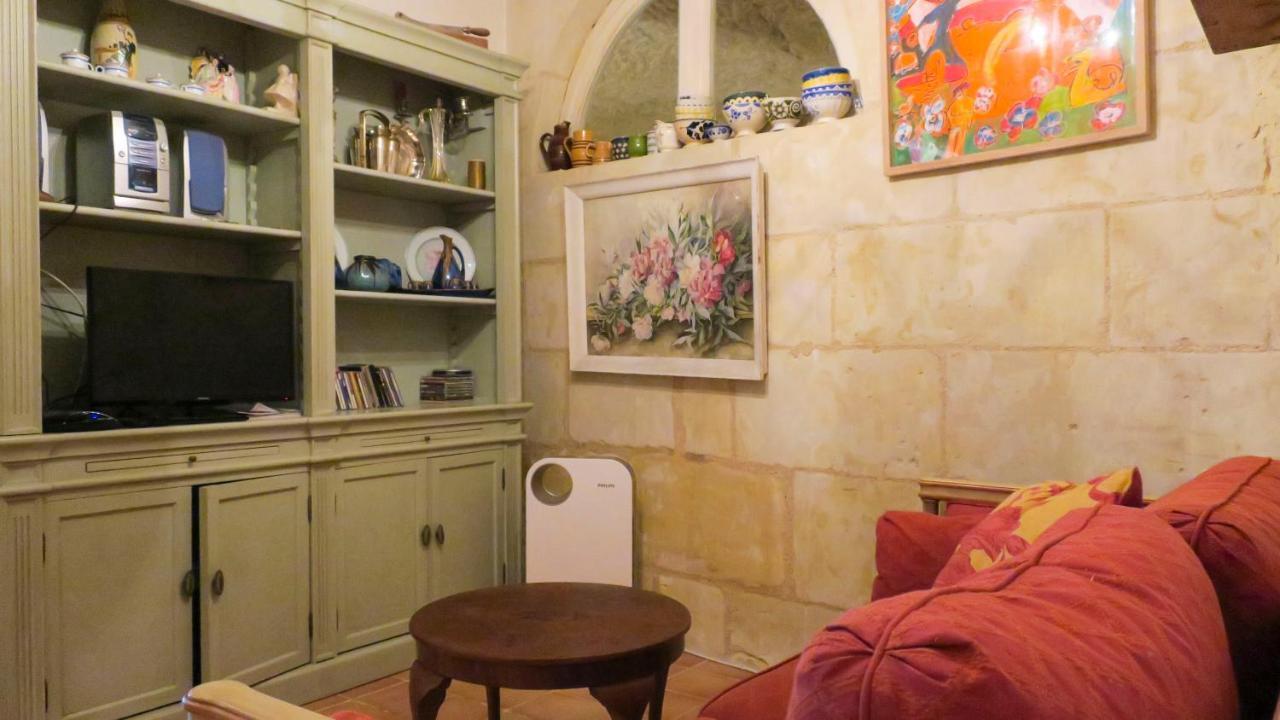 Bed and Breakfast La Cave De L'Eperon Troo Экстерьер фото